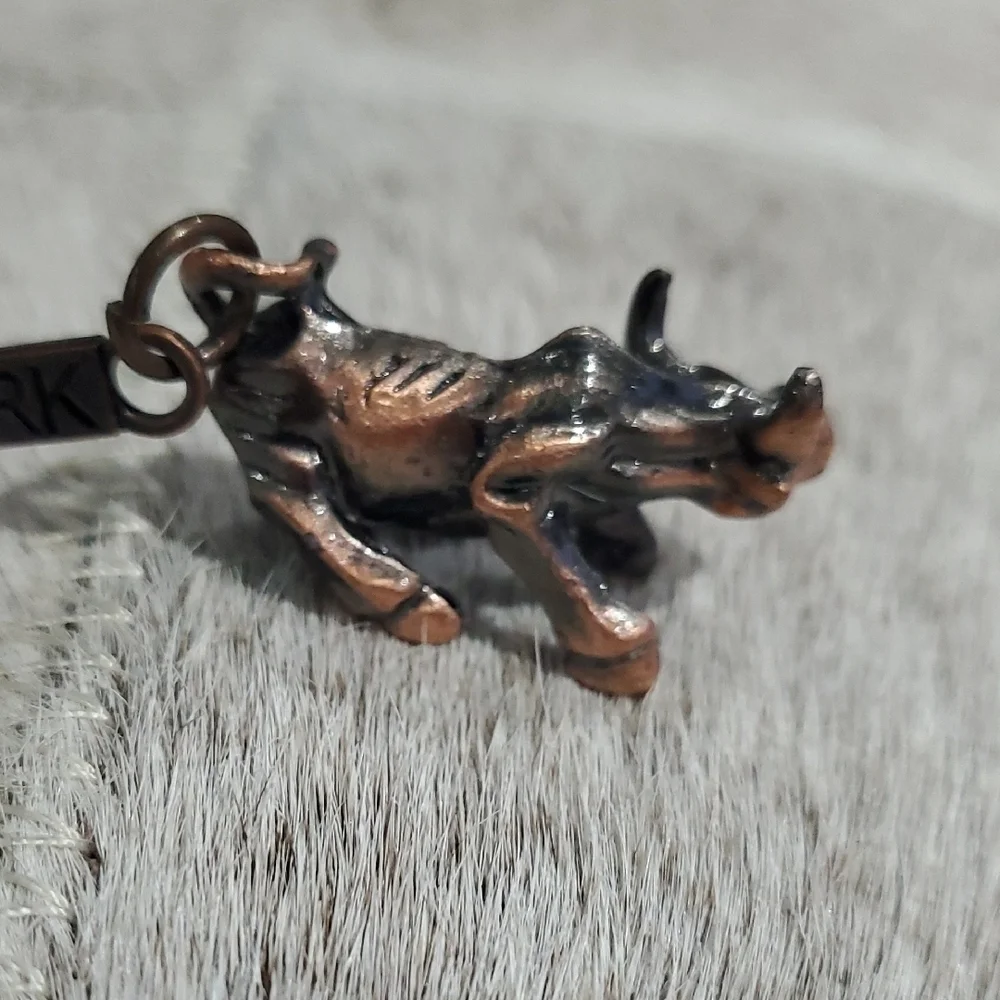 Vintage Wall Street Bull Key Holder - Bronze and Black